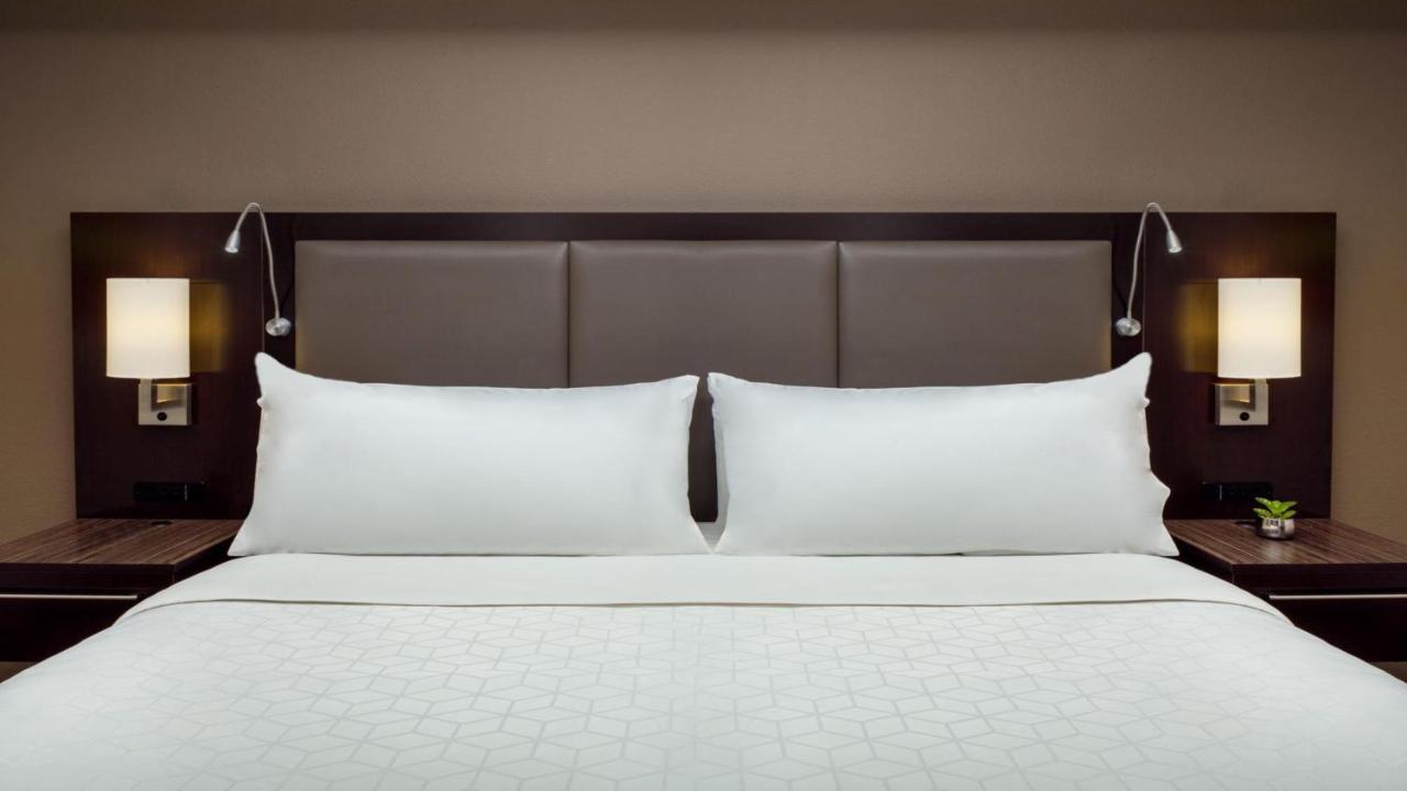 Holiday Inn And Suites Phoenix Airport North By Ihg Екстер'єр фото